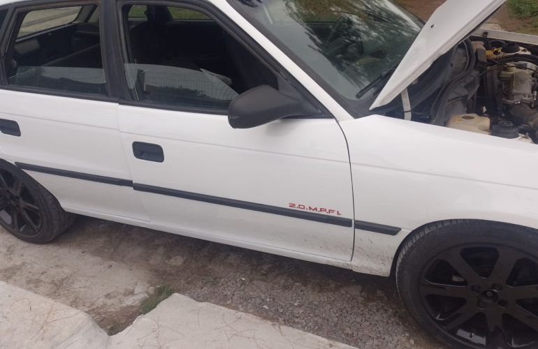 Chevrolet Astra Hatch GLS 2.0 MPFi - Foto #2