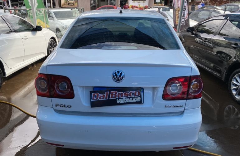 Volkswagen Polo Sedan 1.6 8V (Flex) - Foto #5