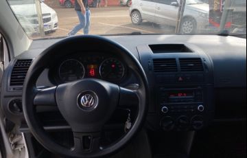 Volkswagen Polo Sedan 1.6 8V (Flex) - Foto #8
