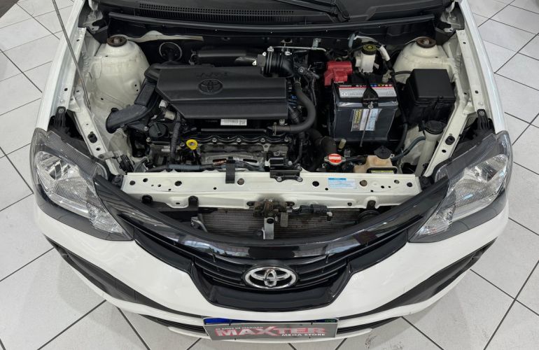Toyota Etios 1.5 X Plus Sedan 16v - Foto #3
