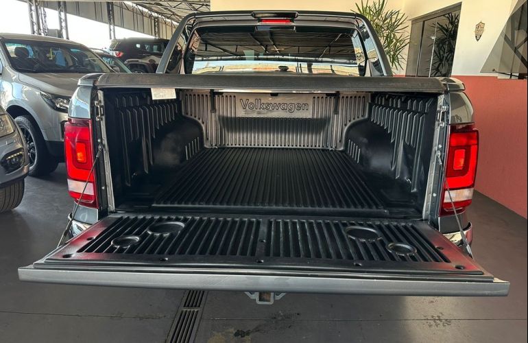 Volkswagen Amarok 3.0 V6 TDi Highline Extreme CD 4motion - Foto #7