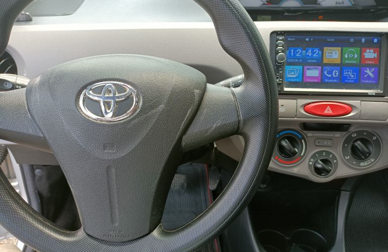Toyota Etios X 1.3 (Flex) - Foto #2