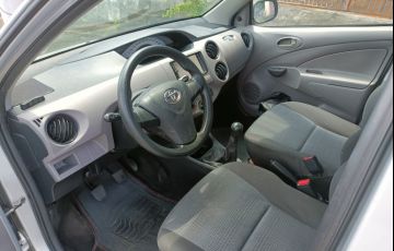 Toyota Etios X 1.3 (Flex) - Foto #3