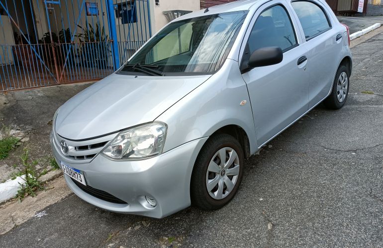 Toyota Etios X 1.3 (Flex) - Foto #4