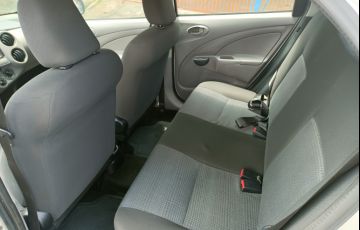 Toyota Etios X 1.3 (Flex) - Foto #5