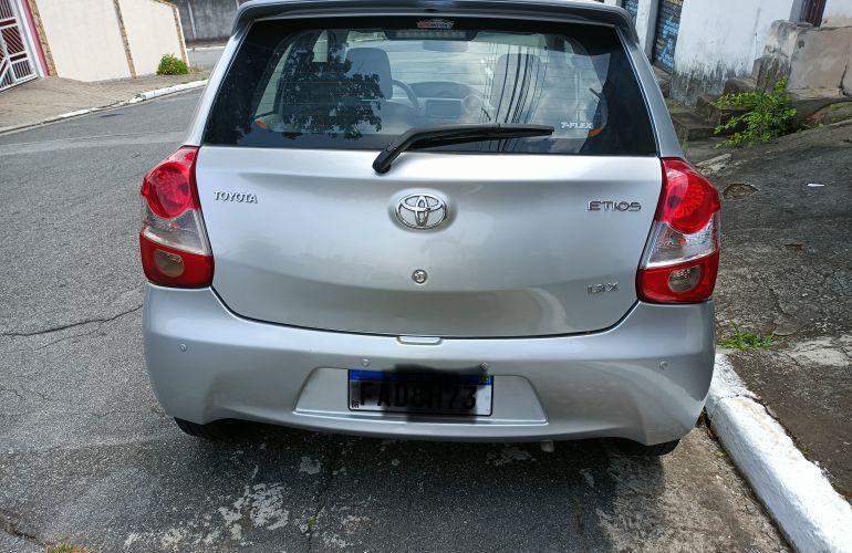 Toyota Etios X 1.3 (Flex) - Foto #7