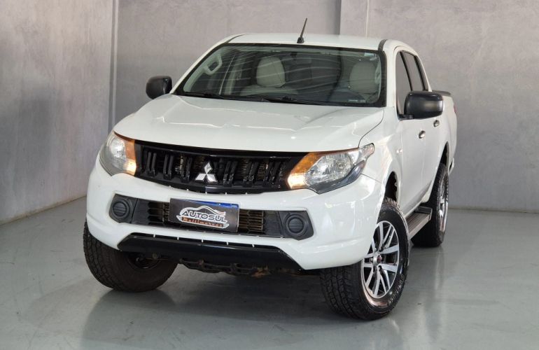 Mitsubishi L200 Triton Sport 2.4 DID-H GL 4WD - Foto #1