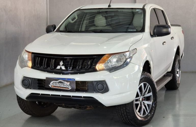 Mitsubishi L200 Triton Sport 2.4 DID-H GL 4WD - Foto #2