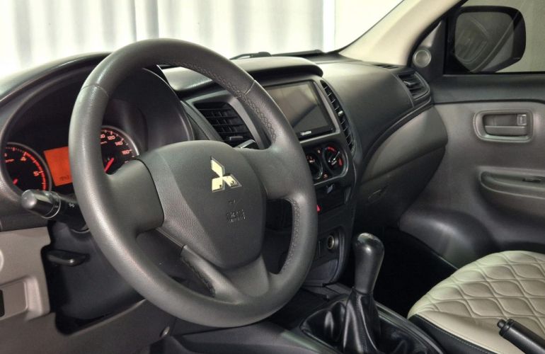 Mitsubishi L200 Triton Sport 2.4 DID-H GL 4WD - Foto #6