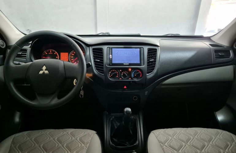 Mitsubishi L200 Triton Sport 2.4 DID-H GL 4WD - Foto #9