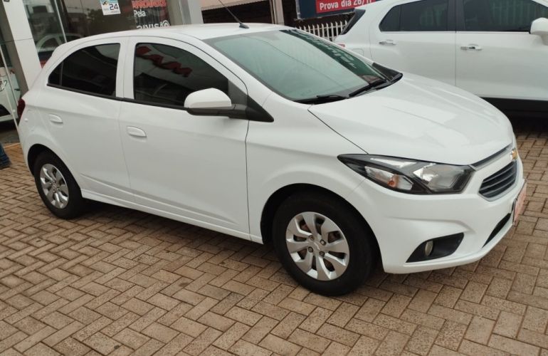 Chevrolet Onix 1.0 LT (Flex) - Foto #1