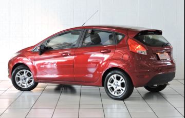 Ford Fiesta 1.6 SE Hatch 16v - Foto #2