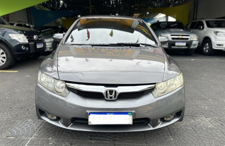 Honda Civic 1.8 LXS 16v - Foto #2