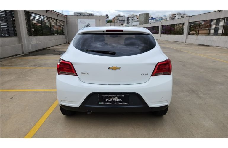 Chevrolet Onix 1.4 MPFi LT 8V Flex 4p Manual - Foto #5