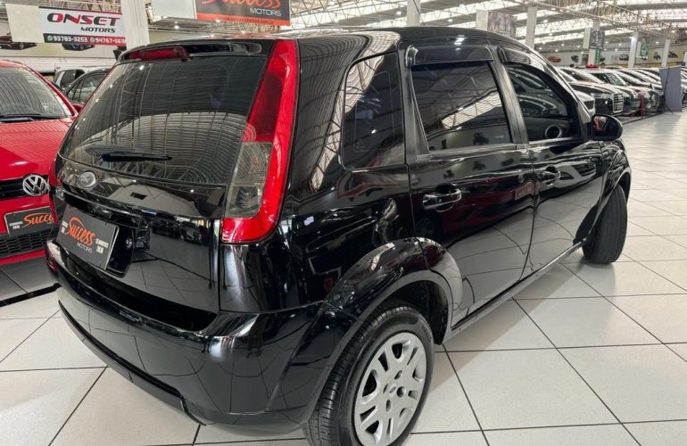 Ford Fiesta 1.6 Rocam Hatch 8v - Foto #2