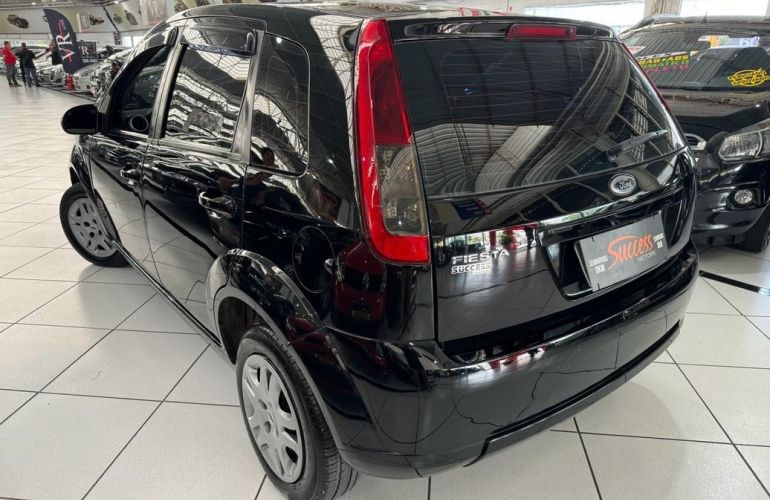 Ford Fiesta 1.6 Rocam Hatch 8v - Foto #5
