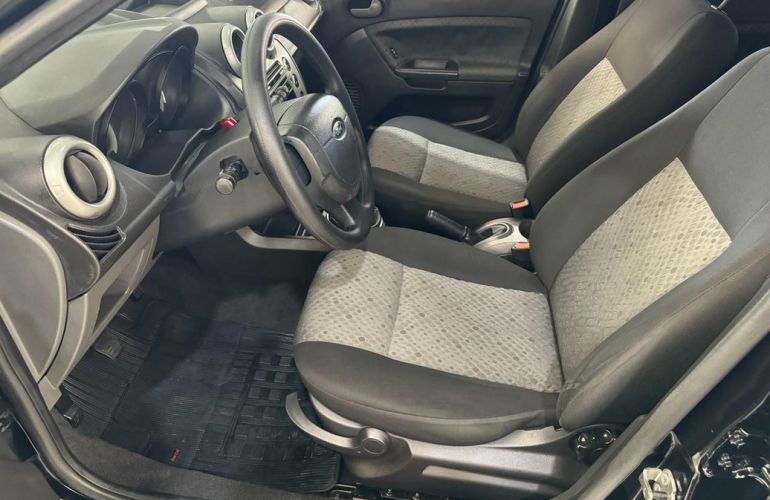 Ford Fiesta 1.6 Rocam Hatch 8v - Foto #9