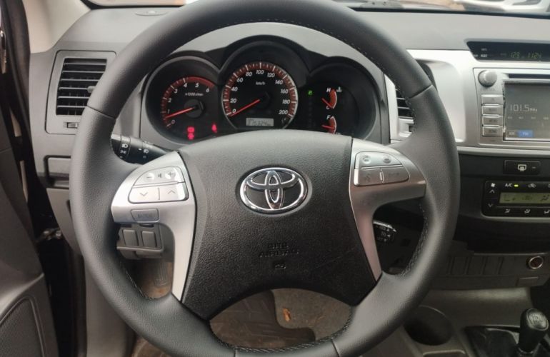Toyota Hilux 3.0 TDI 4x4 CD SRV (Aut) - Foto #4