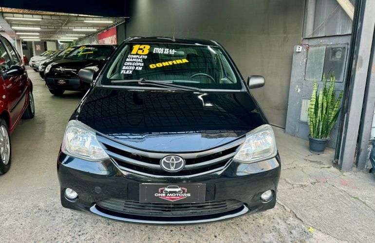 Toyota Etios XS 1.3 (Flex) - Foto #1