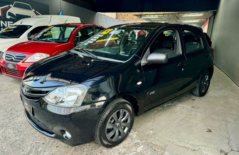 Toyota Etios XS 1.3 (Flex) - Foto #2