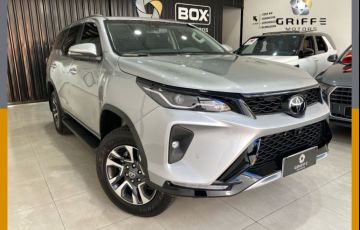 Toyota Hilux Sw4 2.8 D-4d Turbo Srx Platinum 7l 4x4 - Foto #1