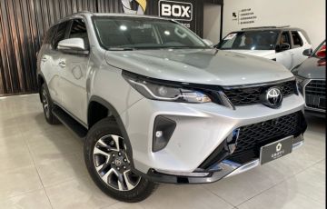 Toyota Hilux Sw4 2.8 D-4d Turbo Srx Platinum 7l 4x4 - Foto #4