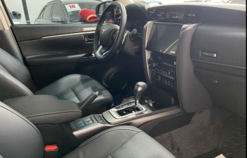 Toyota Hilux Sw4 2.8 D-4d Turbo Srx Platinum 7l 4x4 - Foto #8