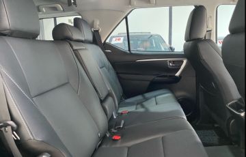 Toyota Hilux Sw4 2.8 D-4d Turbo Srx Platinum 7l 4x4 - Foto #9