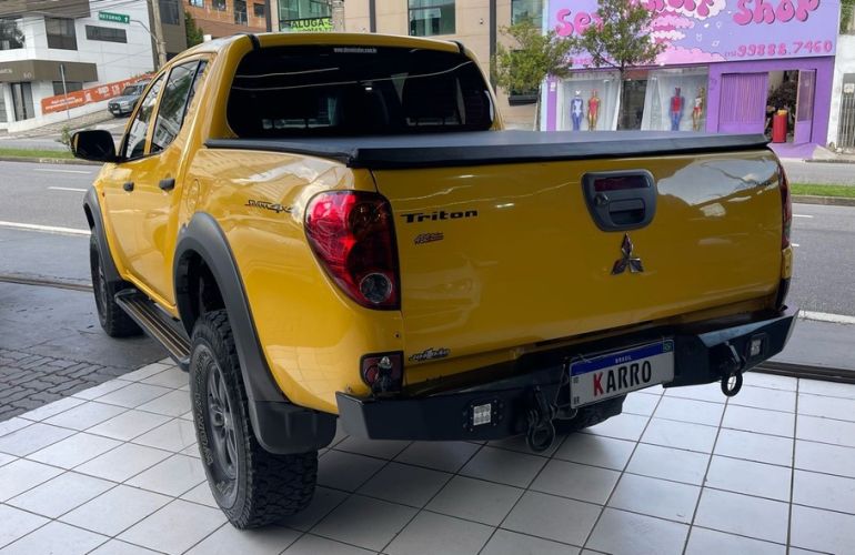 Mitsubishi L200 Triton 2.4 16V Turbo Sport Hpe CD 4x4 - Foto #3