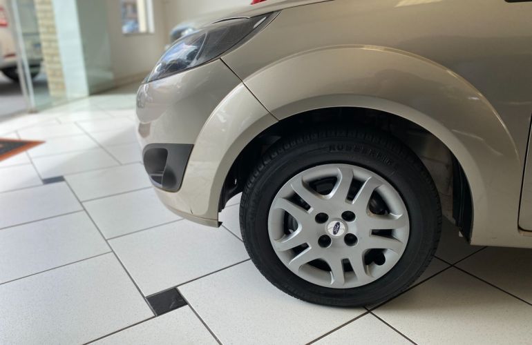 Ford Fiesta 1.0 Rocam Hatch 8v - Foto #3
