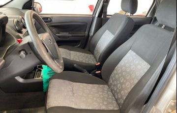 Ford Fiesta 1.0 Rocam Hatch 8v - Foto #7