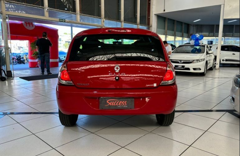 Renault Clio 1.0 Expression 16v - Foto #6