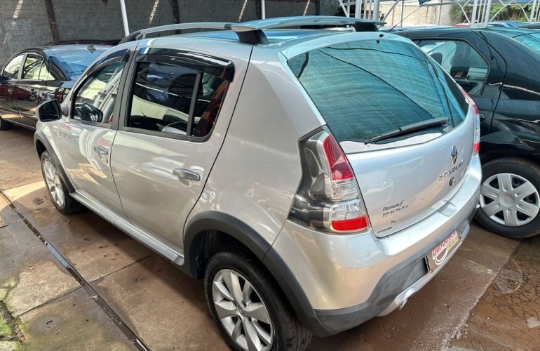 Renault Sandero Stepway 1.6 16V (Flex) - Foto #5