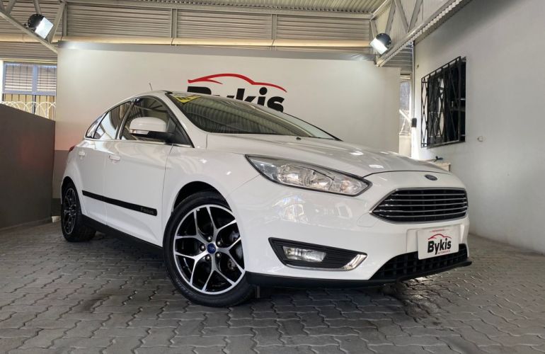 Ford Focus Hatch Titanium 2.0 16V (Aut) - Foto #1