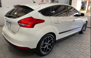 Ford Focus Hatch Titanium 2.0 16V (Aut) - Foto #5