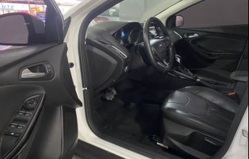 Ford Focus Hatch Titanium 2.0 16V (Aut) - Foto #7