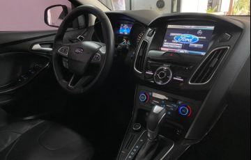 Ford Focus Hatch Titanium 2.0 16V (Aut) - Foto #8