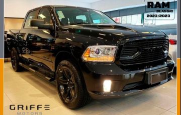 RAM Classic 5.7 V8 Laramie Night Edition CD 4x4 - Foto #1