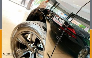 RAM Classic 5.7 V8 Laramie Night Edition CD 4x4 - Foto #3