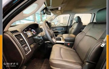 RAM Classic 5.7 V8 Laramie Night Edition CD 4x4 - Foto #9