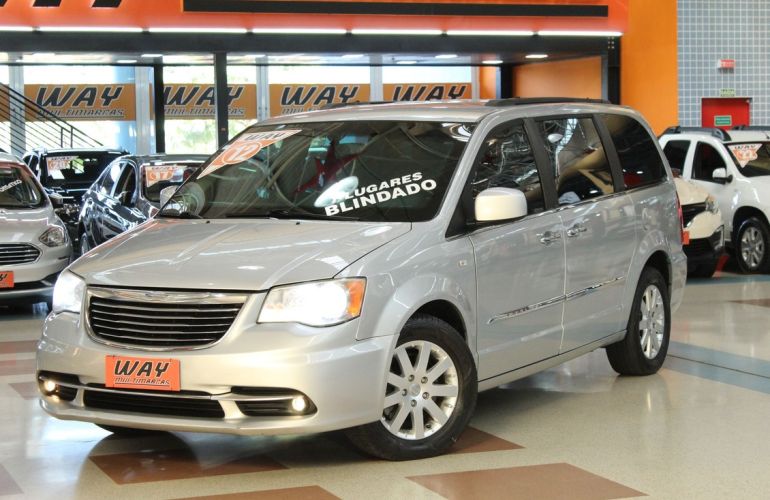 Chrysler Town & Country 3.6 Touring V6 24v - Foto #1