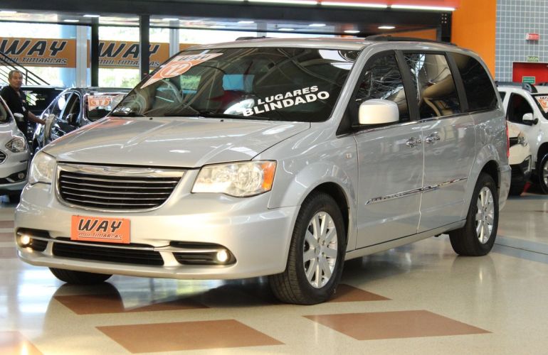 Chrysler Town & Country 3.6 Touring V6 24v - Foto #9