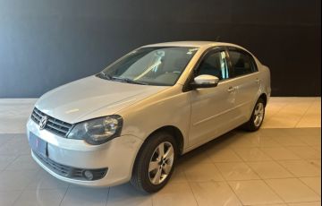 Volkswagen Polo Sedan 1.6 Mi 8V Flex 4p Manual