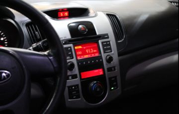 Kia Cerato 1.6 Ex2 Sedan 16v - Foto #8