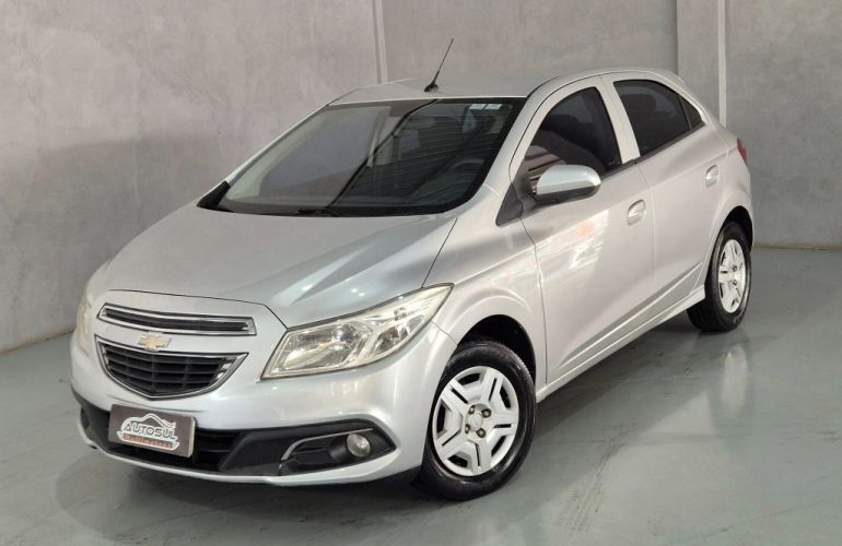 Chevrolet Onix 1.0 LT - Foto #3