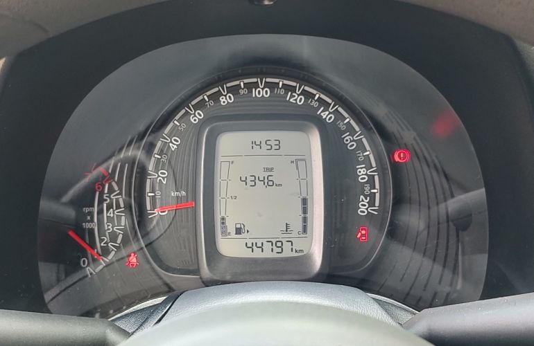 Fiat Mobi 1.0 8V Evo Like - Foto #9