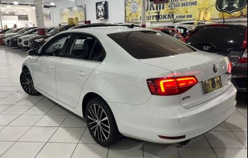 Volkswagen Jetta 2.0 TSi Highline 211cv - Foto #4