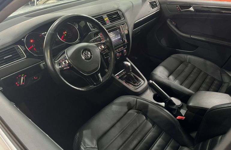 Volkswagen Jetta 2.0 TSi Highline 211cv - Foto #6