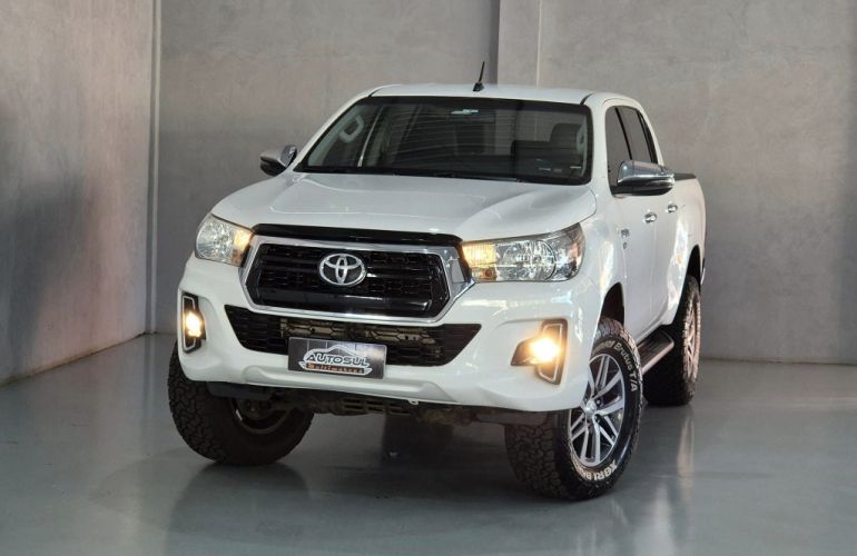 Toyota Hilux 2.7 CD SRV (Aut) - Foto #1