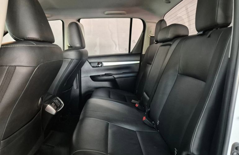 Toyota Hilux 2.7 CD SRV (Aut) - Foto #8